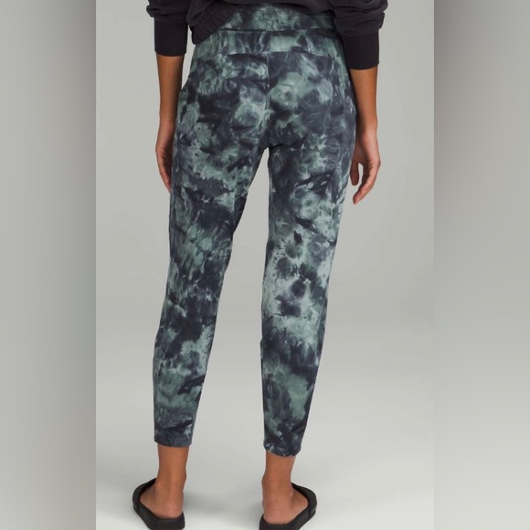 LULULEMON 2022 ready to rulu high rise jogger 7/8 length blue tie dye size 4 - Picture 2 of 4